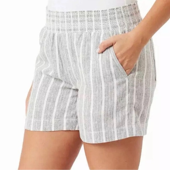 Briggs New York Women's Striped Gray Shorts SZ Small - Picture 2 of 7